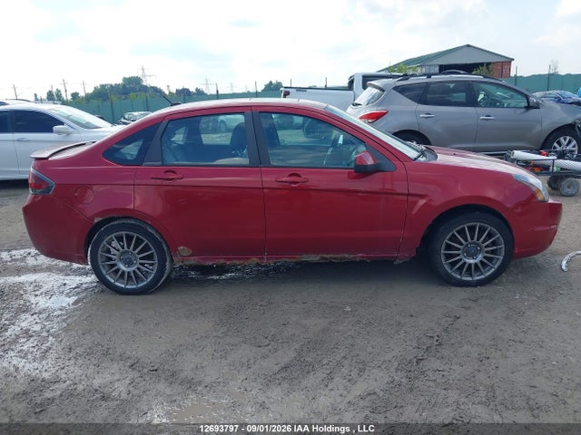 12693797 :رقم المزاد ، 1FAHP3GN2AW211027 vin ، 2010 Ford Focus Ses مزاد بيع
