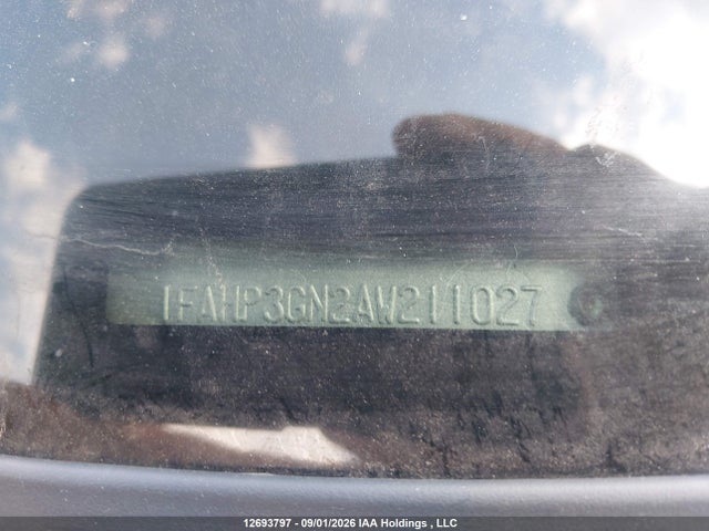 12693797 :رقم المزاد ، 1FAHP3GN2AW211027 vin ، 2010 Ford Focus Ses مزاد بيع