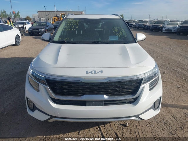 12693825 :رقم المزاد ، KNDETCA21N7272893 vin ، 2022 Kia Seltos Sx مزاد بيع