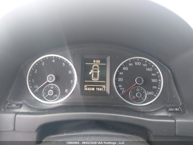 2011 Volkswagen Tiguan მანქანა იყიდება აუქციონზე, vin: WVGBV7AXXBW526159, აუქციონის ნომერი: 12693883