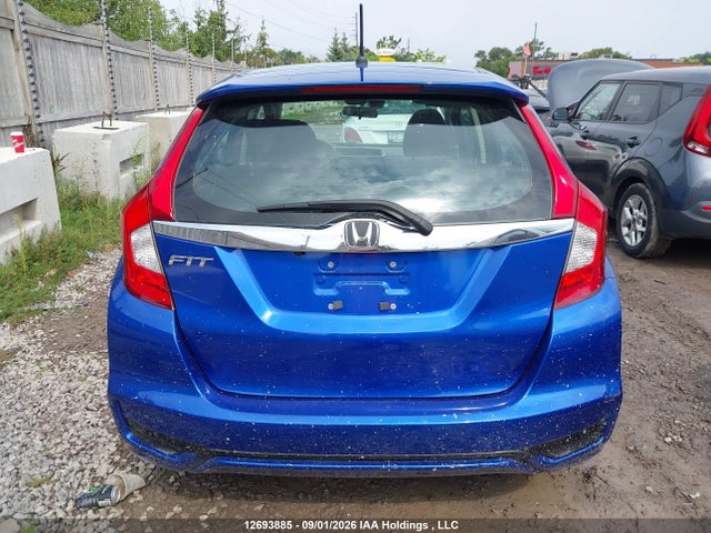 Honda Fit 2018 3HGGK5H77JM100314 Image 16