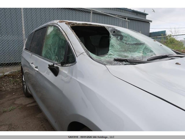 Chrysler Pacifica Limited 2026 2C4RC1GG2TR244198 Image 7
