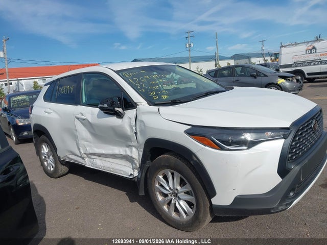7MUCAABGXNV025332 Toyota Corolla Cross Le