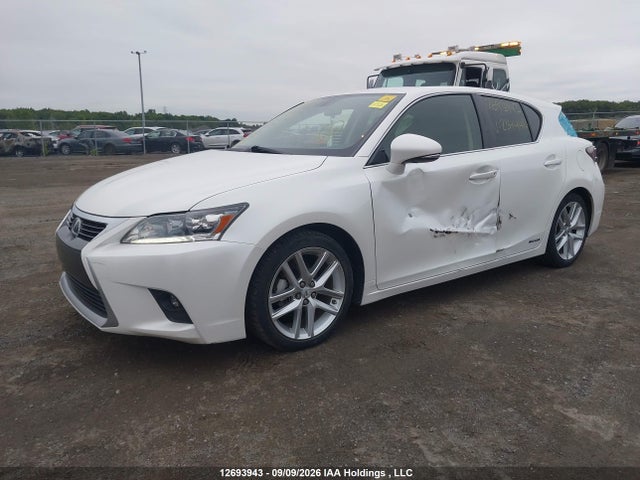 Lexus CT 200H 2015 JTHKD5BH0F2234440 Image 2
