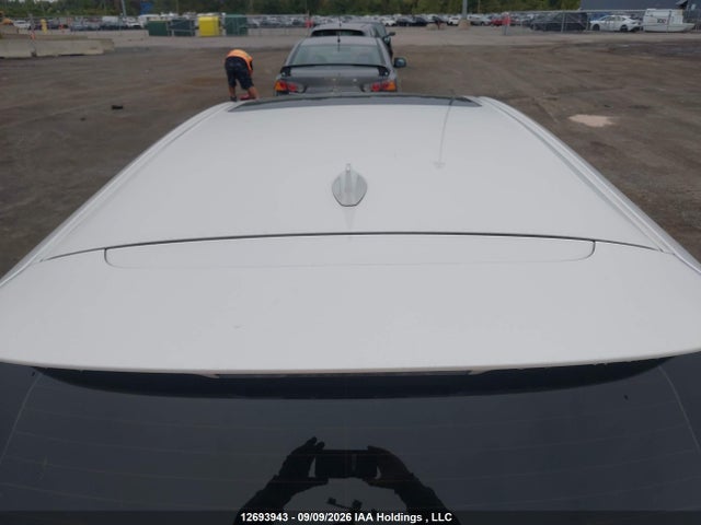 Lexus CT 200H 2015 JTHKD5BH0F2234440 Image 22