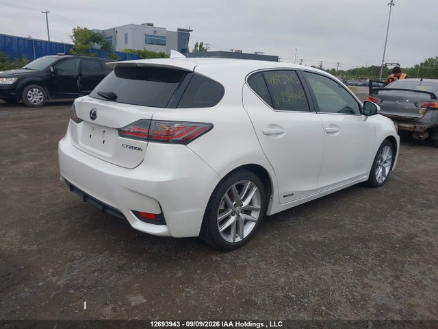 Lexus CT 200H 2015 JTHKD5BH0F2234440 Image 4