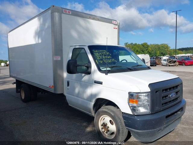 Ford Econoline E450 Super Duty Cutaway Van 2023 1FDWE4FK4PDD28015 Image 13