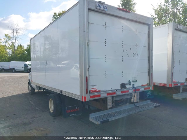 Ford Econoline E450 Super Duty Cutaway Van 2023 1FDWE4FK4PDD28015 Image 3