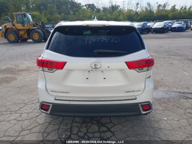 Toyota Highlander Limited/ltd Platinum 2018 5TDDZRFH2JS860358 Image 16