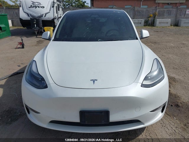 Tesla Model Y 2022 7SAYGDEFXNF387591 Image 12