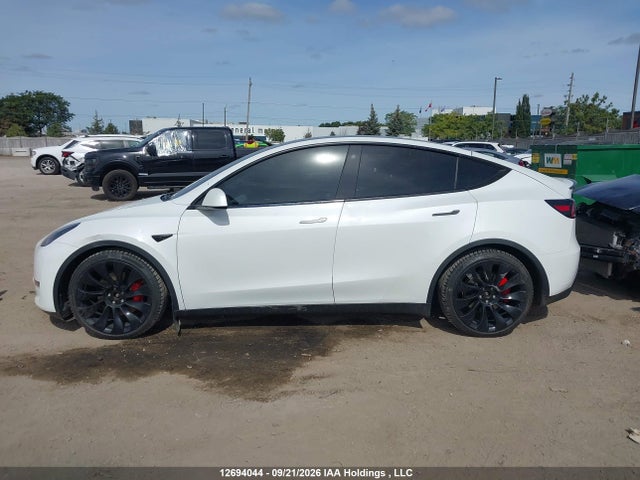 Tesla Model Y 2022 7SAYGDEFXNF387591 Image 14