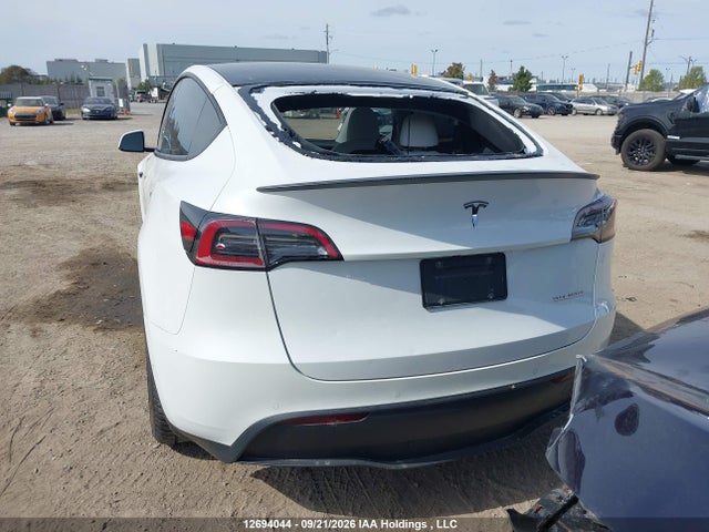 Tesla Model Y 2022 7SAYGDEFXNF387591 Image 16