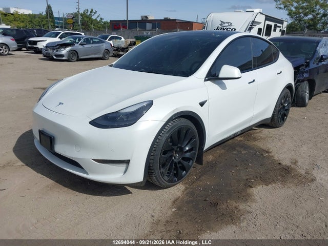 Tesla Model Y 2022 7SAYGDEFXNF387591 Image 2