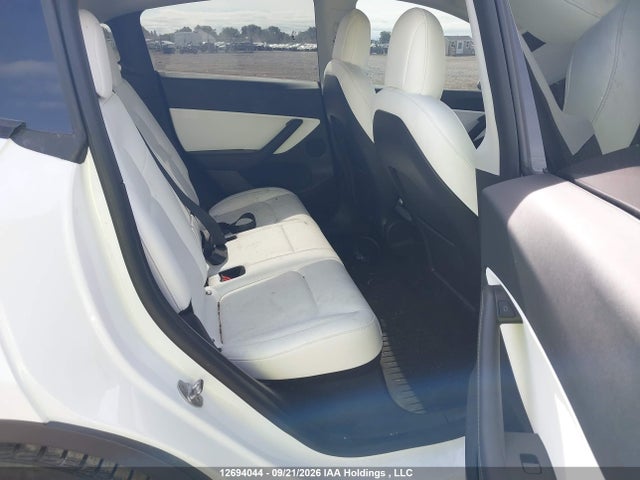 Tesla Model Y 2022 7SAYGDEFXNF387591 Image 8