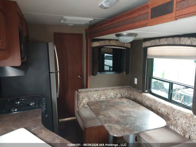 12694101 :رقم المزاد ، 1UJBJ0BTXD18J0247 vin ، 2013 Jayco Jayco Jayflight مزاد بيع