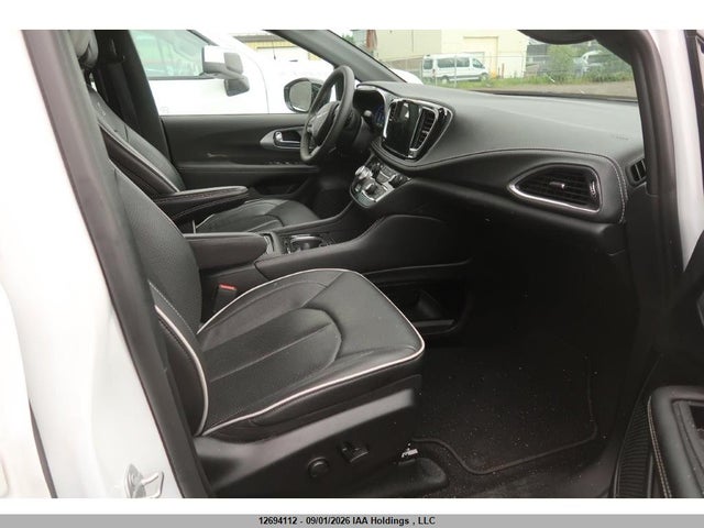 Chrysler Pacifica Limited 2026 2C4RC1GG4TR232229 Image 5