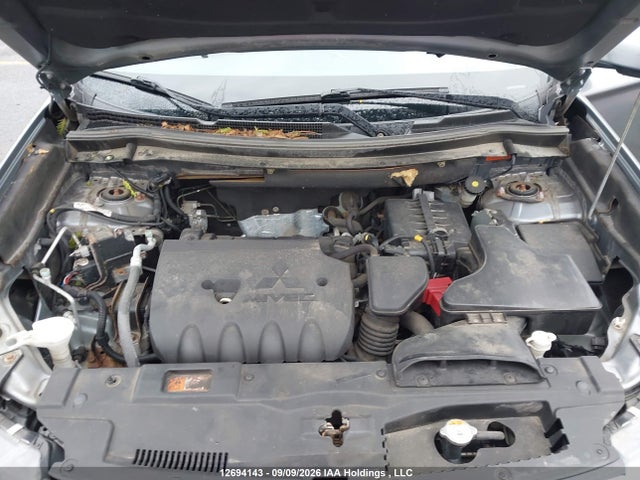 JA4AZ2A3XGZ609627 Mitsubishi Outlander Es