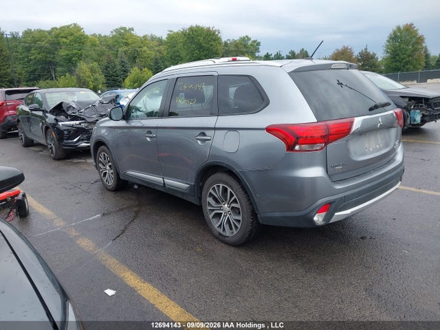 JA4AZ2A3XGZ609627 Mitsubishi Outlander Es