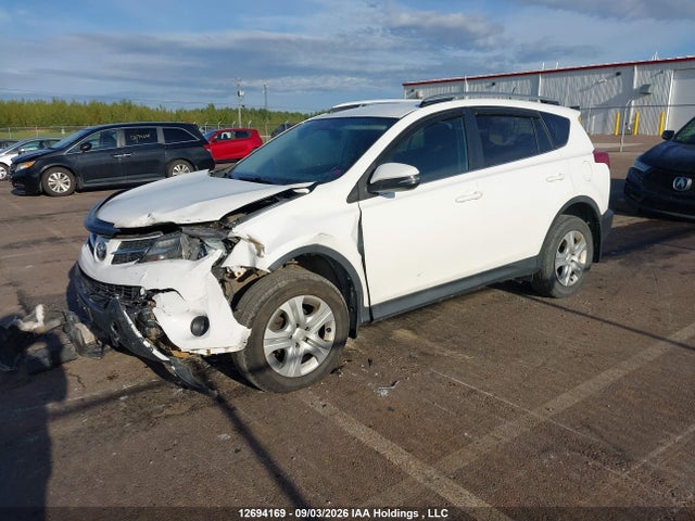 Toyota RAV4 LE 2015 2T3BFREV6FW362578 Image 2