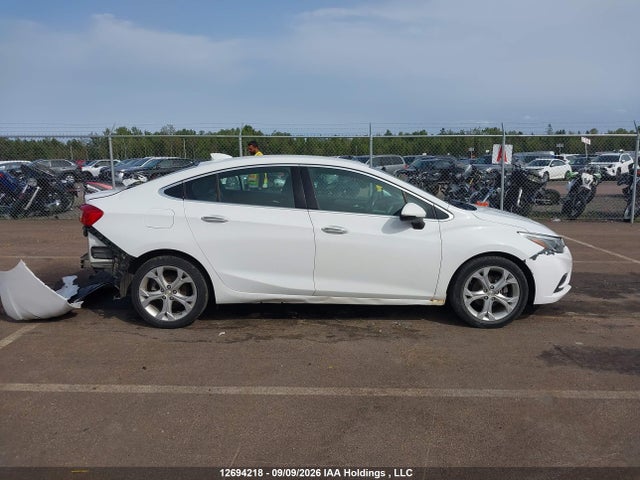 Chevrolet Cruze 2018 1G1BF5SM6J7209538 Image 14