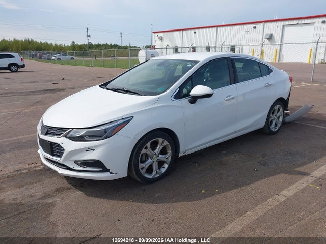 Chevrolet Cruze 2018 1G1BF5SM6J7209538 Image 2