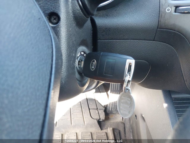 12694227 :رقم المزاد ، 3KPFL4A76HE106170 vin ، 2017 Kia Forte Lx/s مزاد بيع