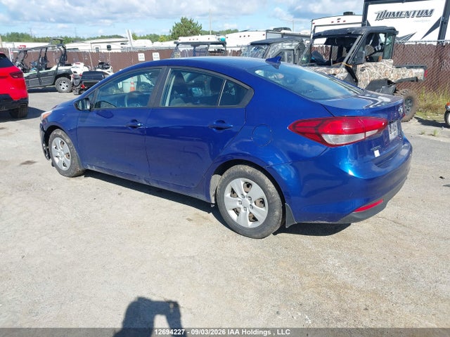 12694227 :رقم المزاد ، 3KPFL4A76HE106170 vin ، 2017 Kia Forte Lx/s مزاد بيع