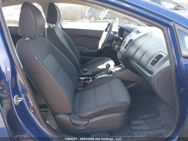 12694227 :رقم المزاد ، 3KPFL4A76HE106170 vin ، 2017 Kia Forte Lx/s مزاد بيع