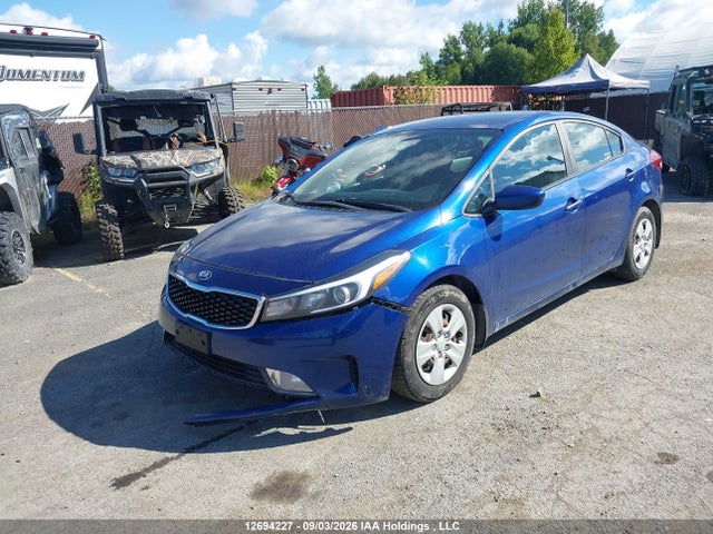 12694227 :رقم المزاد ، 3KPFL4A76HE106170 vin ، 2017 Kia Forte Lx/s مزاد بيع