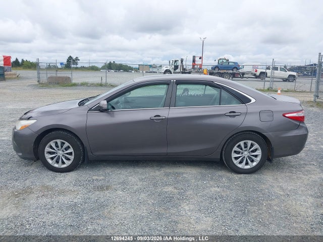 2015 Toyota Camry Le მანქანა იყიდება აუქციონზე, vin: 4T1BF1FK5FU932195, აუქციონის ნომერი: 12694245