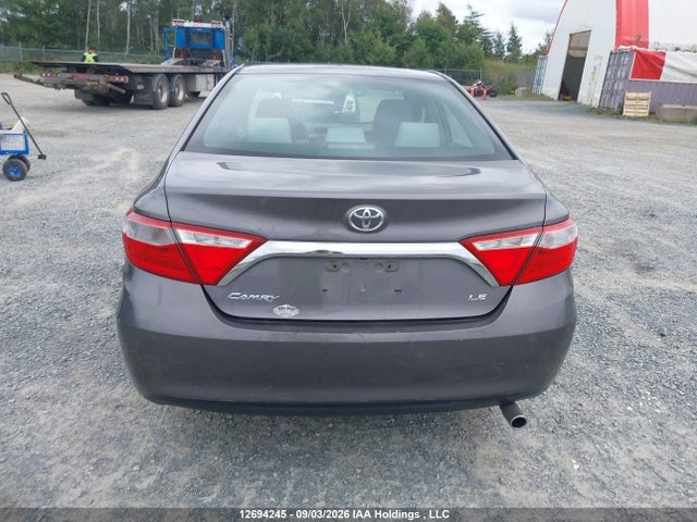 2015 Toyota Camry Le მანქანა იყიდება აუქციონზე, vin: 4T1BF1FK5FU932195, აუქციონის ნომერი: 12694245