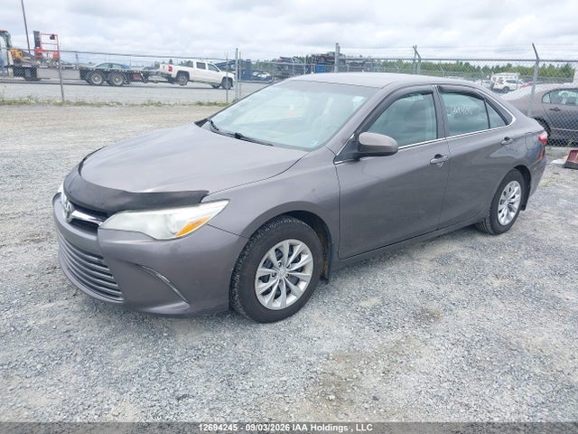 2015 Toyota Camry Le მანქანა იყიდება აუქციონზე, vin: 4T1BF1FK5FU932195, აუქციონის ნომერი: 12694245