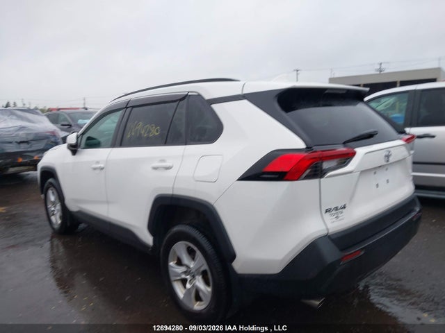 2T3B1RFV6KW055502 Toyota RAV4 LE