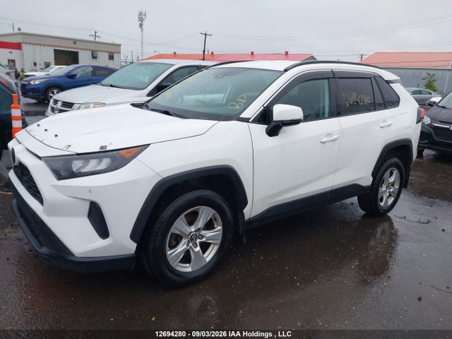Toyota RAV4 LE 2019 2T3B1RFV6KW055502 Image 2