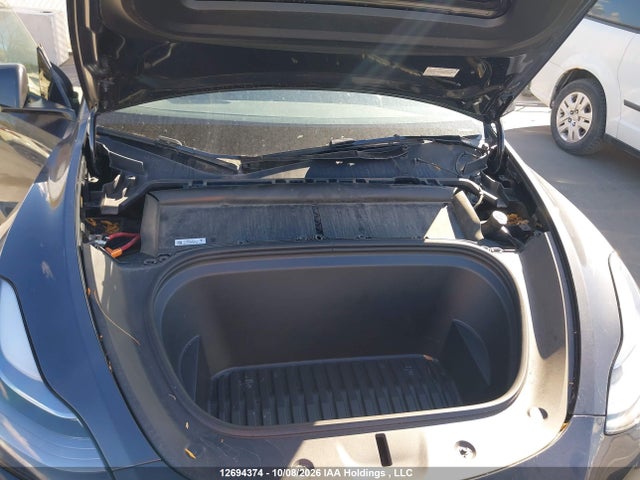 Tesla Model Y Long Range 2025 7SAYGDEE7SF289055 Image 10