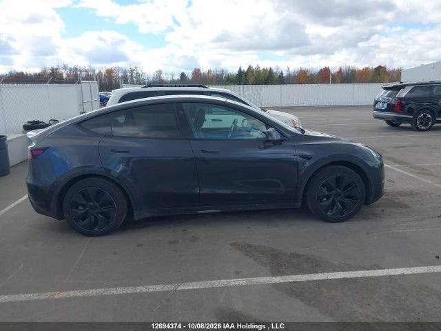 Tesla Model Y Long Range 2025 7SAYGDEE7SF289055 Image 13