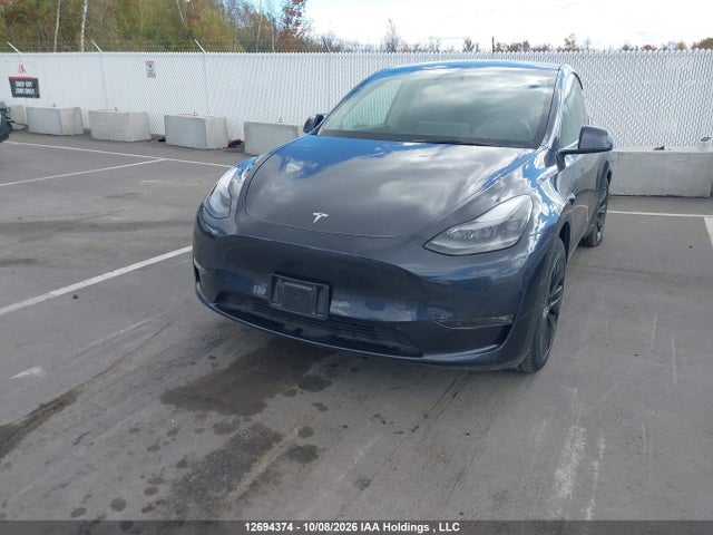 Tesla Model Y Long Range 2025 7SAYGDEE7SF289055 Image 2