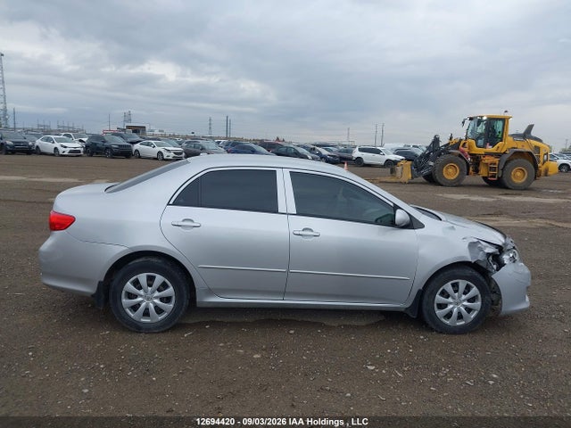 2010 Toyota Corolla Ce მანქანა იყიდება აუქციონზე, vin: 2T1BU4EE5AC213879, აუქციონის ნომერი: 12694420