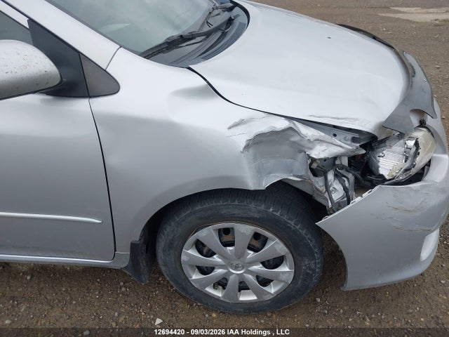 2010 Toyota Corolla Ce მანქანა იყიდება აუქციონზე, vin: 2T1BU4EE5AC213879, აუქციონის ნომერი: 12694420