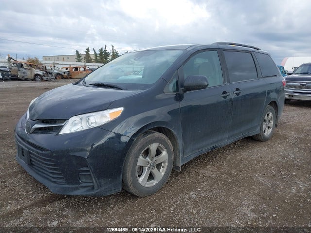 Toyota Sienna Le 8-passenger 2020 5TDKZ3DC2LS044944 Image 2