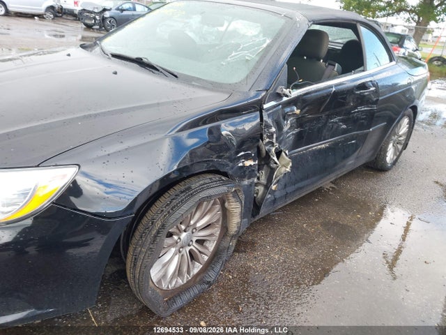 2011 Chrysler 200 Touring მანქანა იყიდება აუქციონზე, vin: 1C3BC2EG2BN566320, აუქციონის ნომერი: 12694533