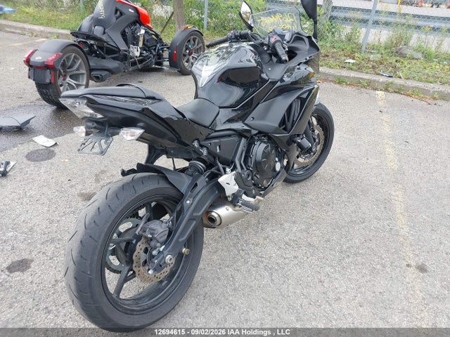 Kawasaki Ex650 F 2017 JKAEXEK12HDA06291 Image 4