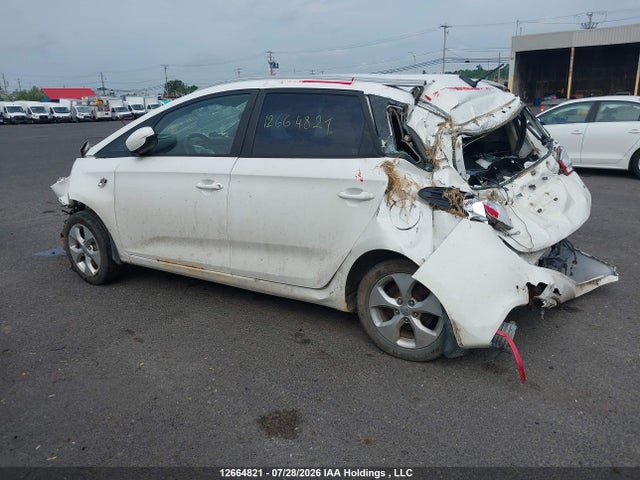 KIA Rondo Lx 2014 KNAHT8A39E7023533 Image 3