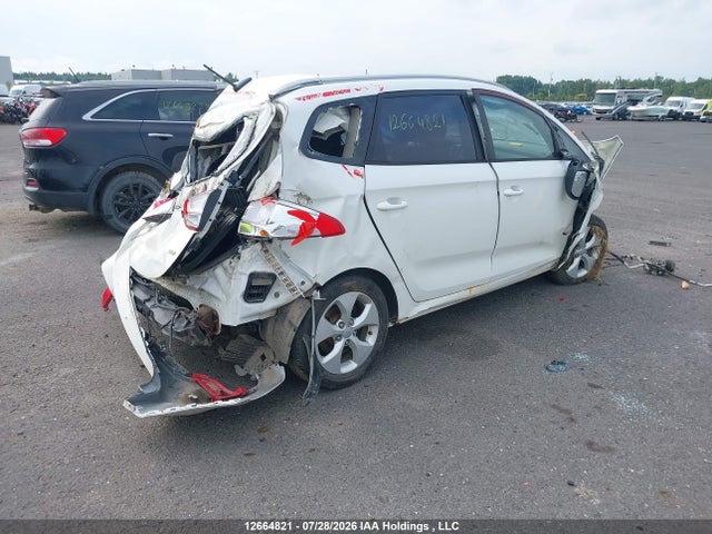 KIA Rondo Lx 2014 KNAHT8A39E7023533 Image 4