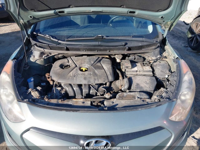 2013 Hyundai Elantra Gt მანქანა იყიდება აუქციონზე, vin: KMHD25LE9DU063642, აუქციონის ნომერი: 12694734