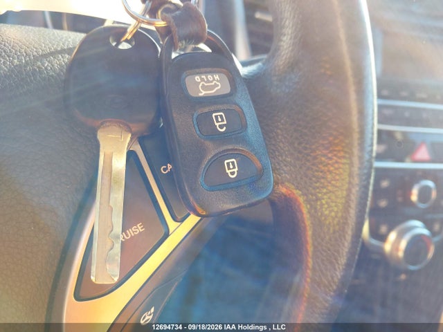 2013 Hyundai Elantra Gt მანქანა იყიდება აუქციონზე, vin: KMHD25LE9DU063642, აუქციონის ნომერი: 12694734