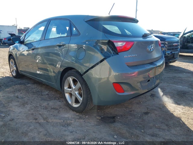 2013 Hyundai Elantra Gt მანქანა იყიდება აუქციონზე, vin: KMHD25LE9DU063642, აუქციონის ნომერი: 12694734