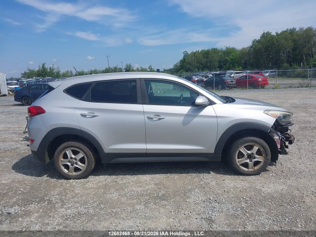 KM8J3CA22GU219182 Hyundai Tucson Premium 1.6