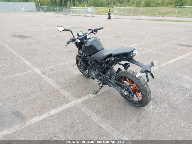 KTM 200 Duke 2023 MD2JPC408PC015988 Image 3