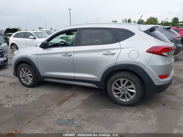 KM8J33A49HU307195 Hyundai Tucson Premium